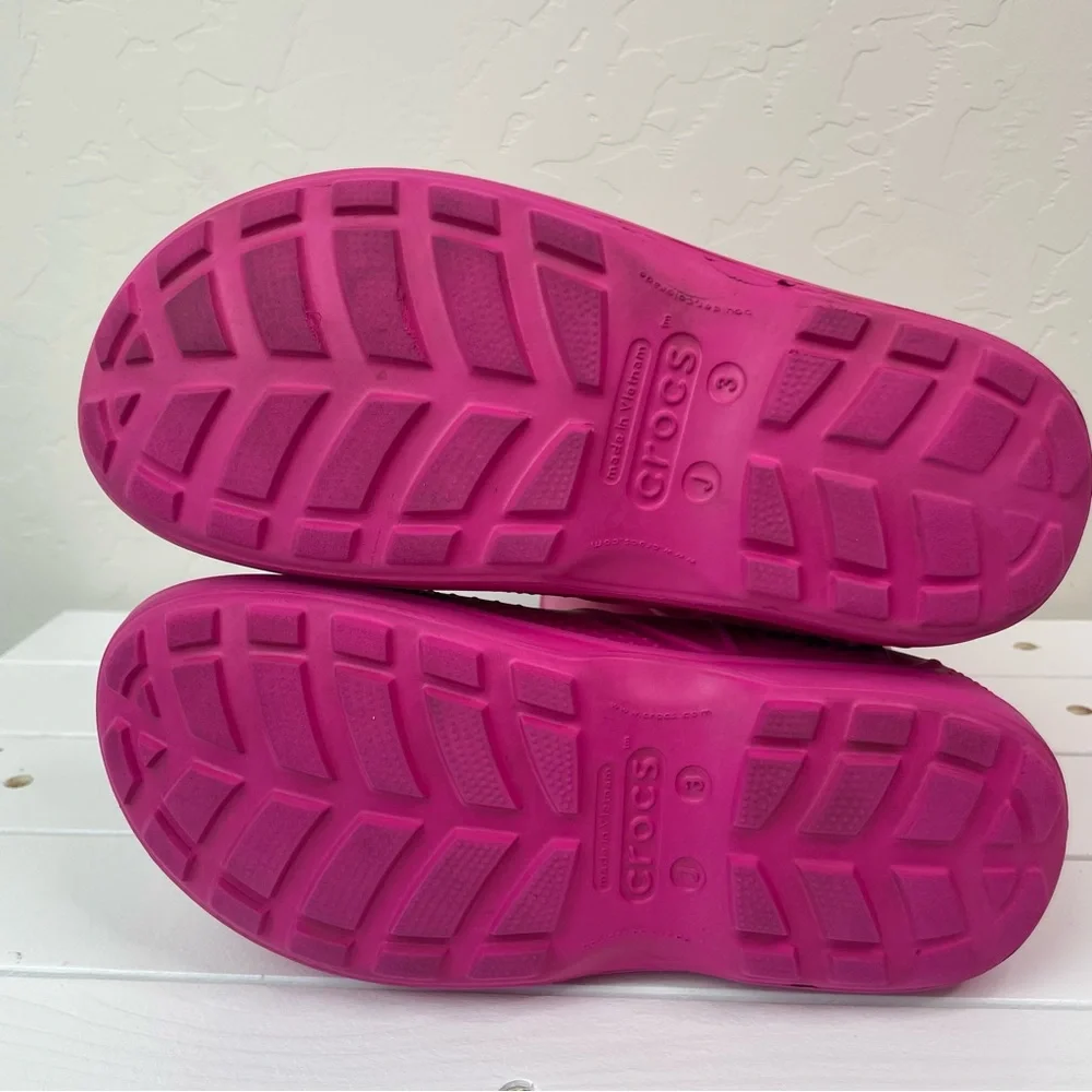 CROCS Big Kids’ Handle It Waterproof Rain Boot in Candy Pink Barbie Pink Size J3